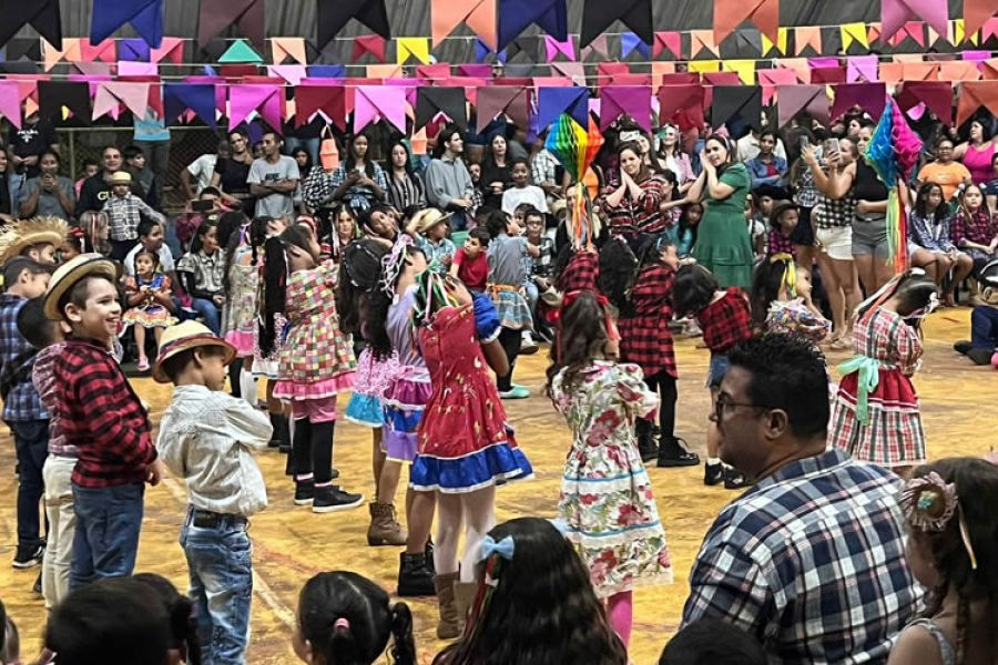 EMEB Paulo Rezende realizou Festa da Família